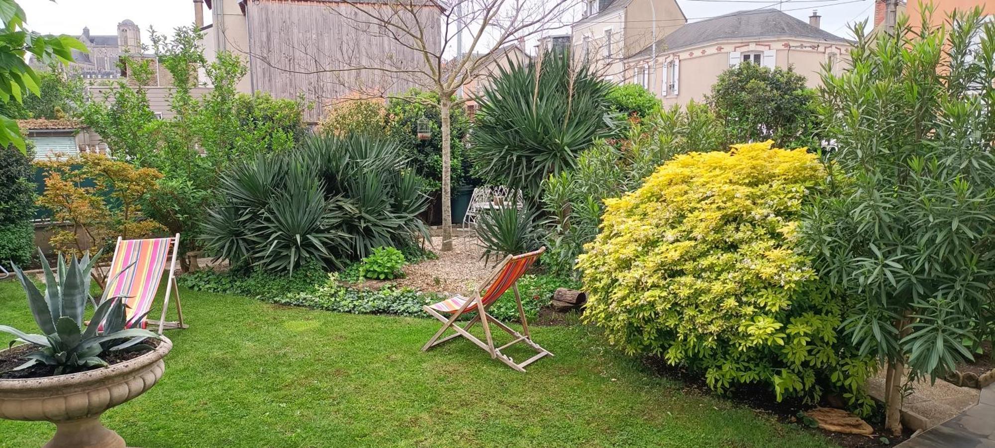 Agreables Chambres D'Hotes Pres Du Centre Ville Avec Jardin 勒芒 外观 照片